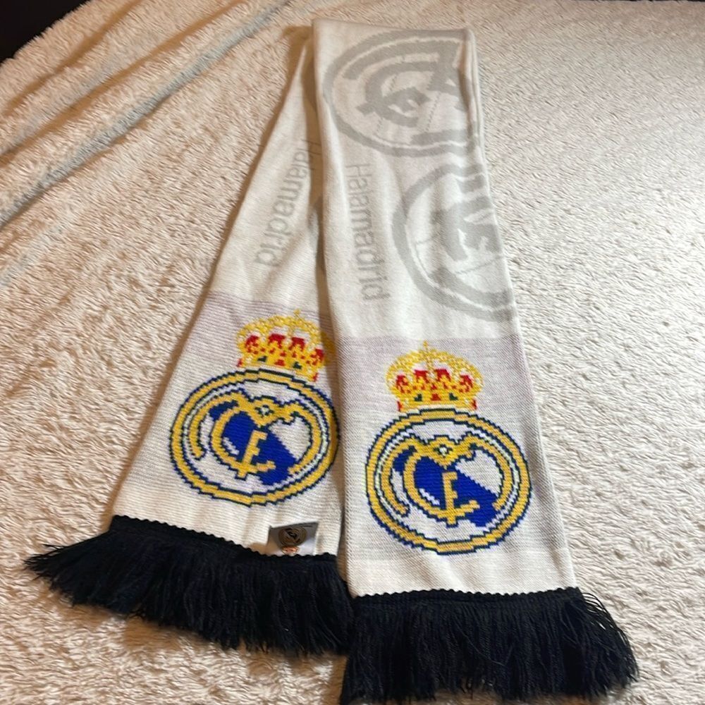 Halamadrid scarf